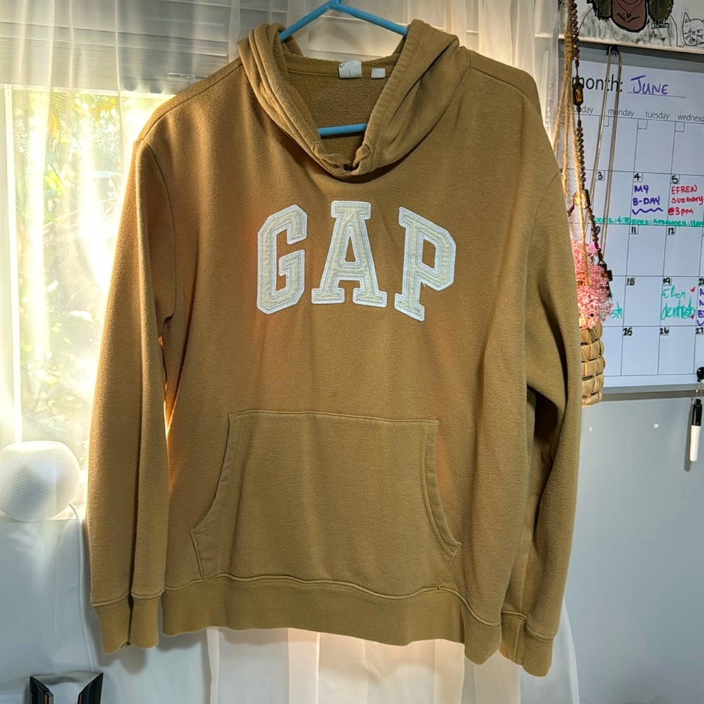 Gap sweater